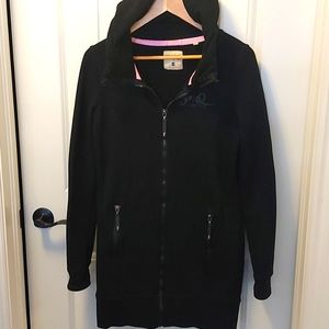 Long form fitting sweatshirt